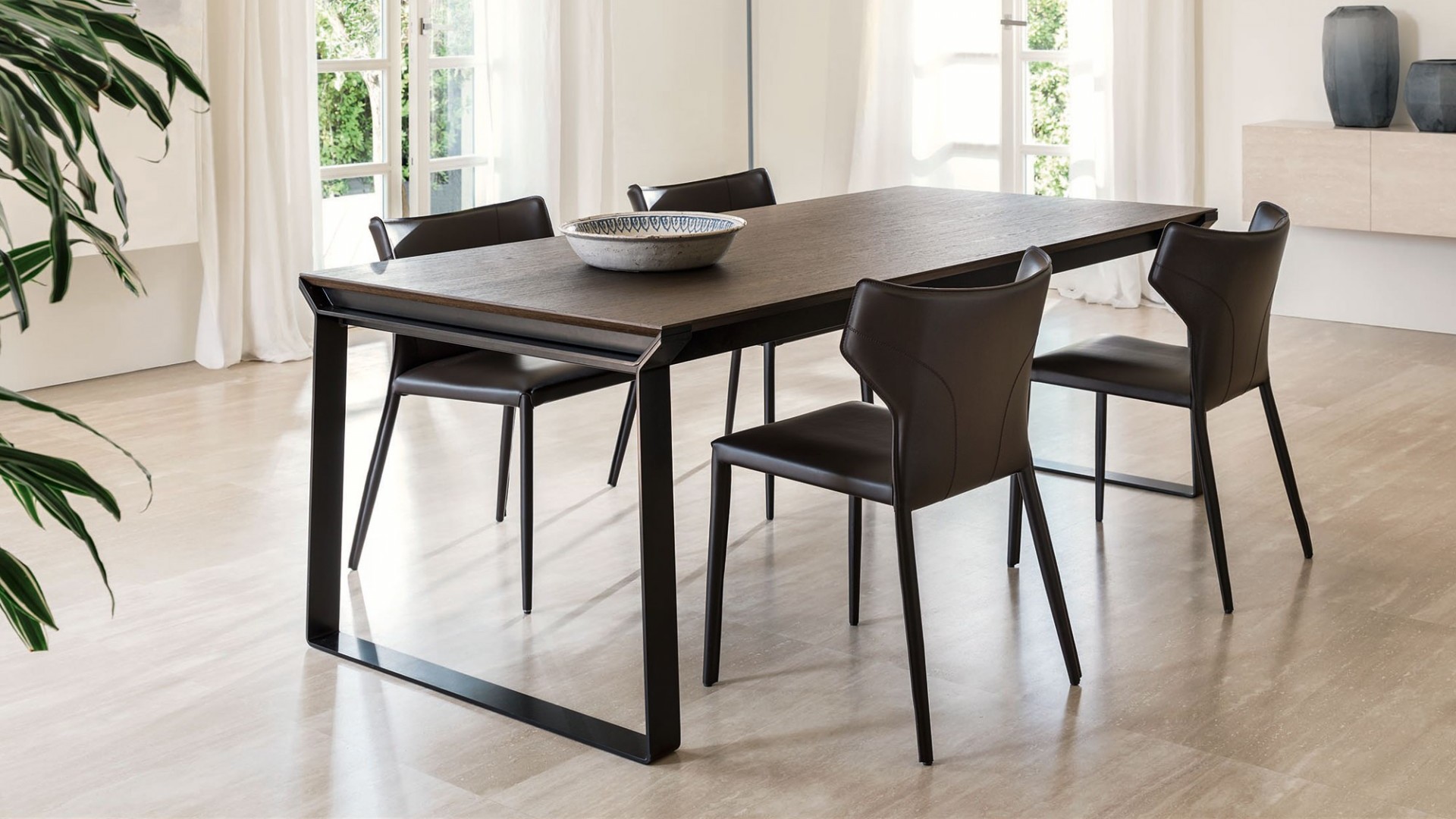мебель для кухни стол и стулья современный стиль